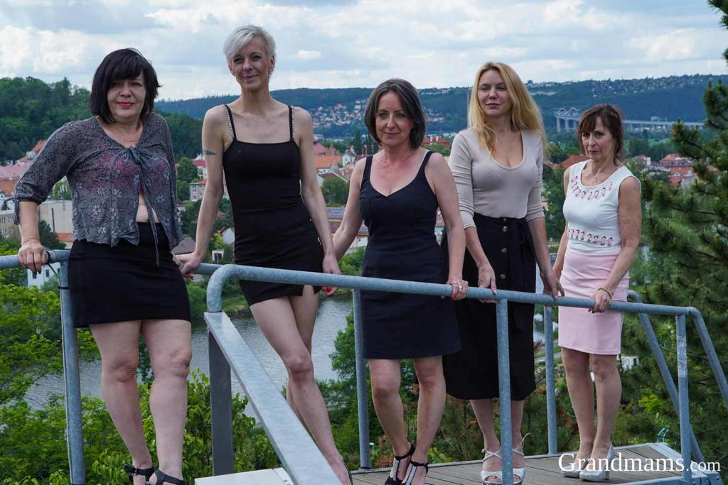 Mature Grandmams rooftop orgy 1