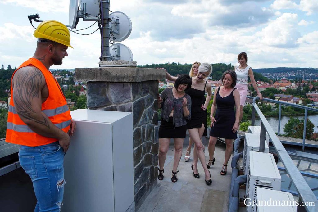 Mature Grandmams rooftop orgy 2
