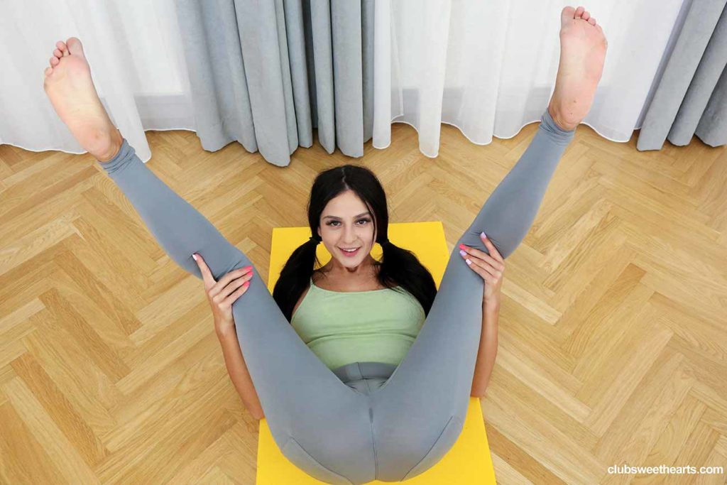 Mia Trejsi clubsweethearts