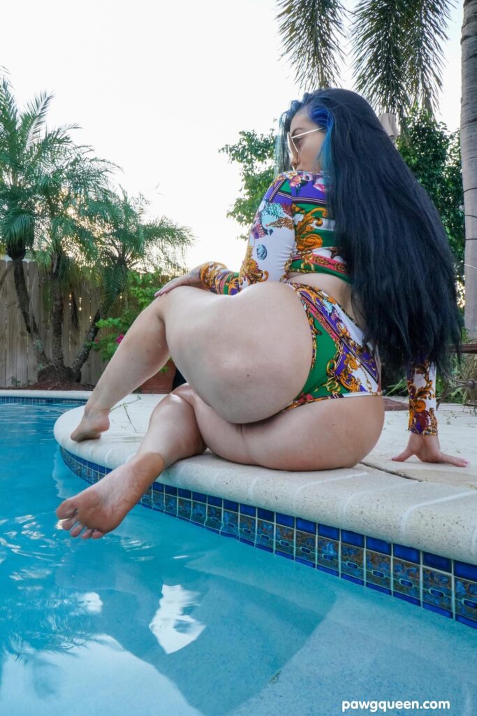 Ryan Smiles feet and ass